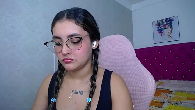 Snapshot of antonella_sweetlittle chatting on May 2026 06:09:01 PM antonella sweetlittle online show from May 2026 06:09:01 PM