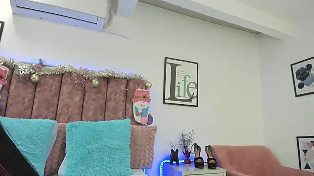 Snapshot of KathyShine chatting on December 2024 11:51:02 AM KathyShine online show from December 2024 11:51:02 AM