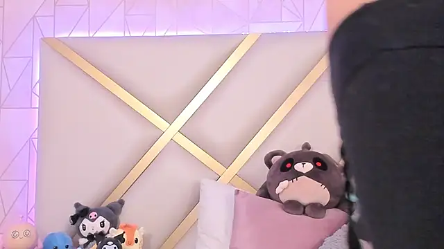 Snapshot of Violettbloss chatting on January 2025 09:30:01 PM Violettbloss online show from January 2025 09:30:01 PM