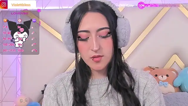 Snapshot of Violettbloss chatting on January 2025 09:22:01 PM Violettbloss online show from January 2025 09:22:01 PM
