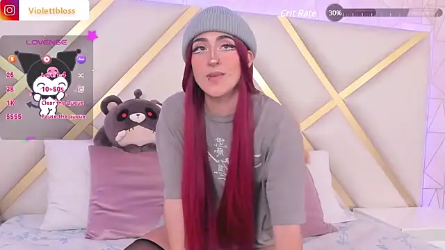 Snapshot of Violettbloss chatting on February 2025 12:13:01 AM Violettbloss online show from February 2025 12:13:01 AM