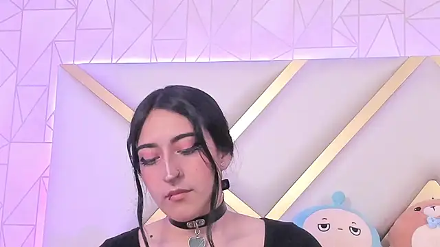 Snapshot of Violettbloss chatting on February 2025 09:24:02 PM Violettbloss online show from February 2025 09:24:02 PM