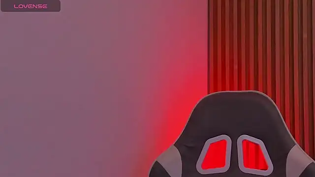 Snapshot of Violettbloss chatting on September 2025 03:08:01 AM Violettbloss online show from September 2025 03:08:01 AM