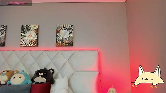 Snapshot of Violettbloss chatting on September 2025 03:44:01 AM Violettbloss online show from September 2025 03:44:01 AM