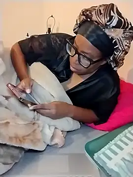 madamsensuale online show from December 2025 01:12:02 AM