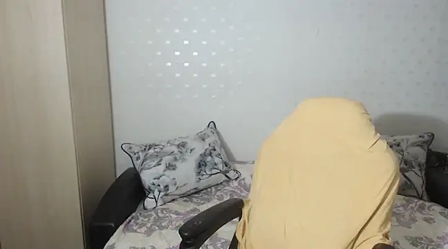 PrinceEagle online show from February 2025 09:00:01 PM