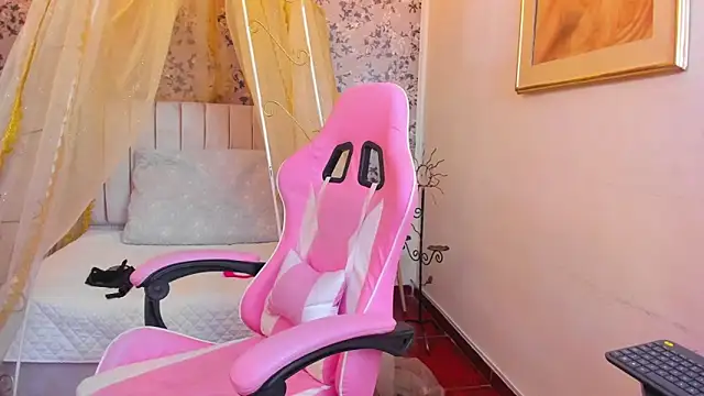 agatha rusell  online show from February 2025 10:48:02 PM