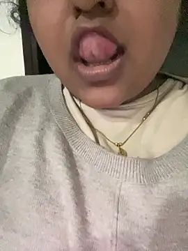 smile pretty online show from January 2025 12:32:02 AM