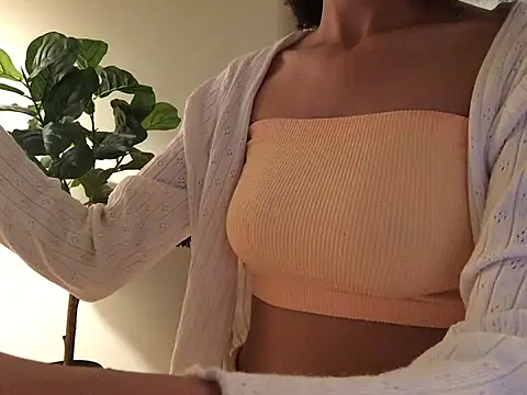 loveofbea online show from December 2024 10:01:02 PM