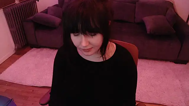 Lynylou online show from January 2025 10:01:01 PM