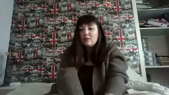 Lynylou online show from October 2025 08:13:01 AM