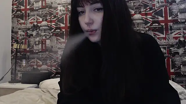 Lynylou online show from February 2026 07:44:02 PM