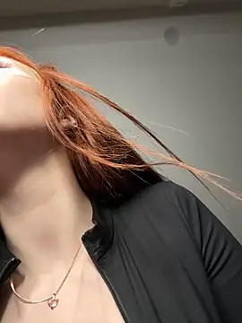 Snapshot of JudyWalkerr chatting on March 2025 04:49:02 AM JudyWalkerr online show from March 2025 04:49:02 AM