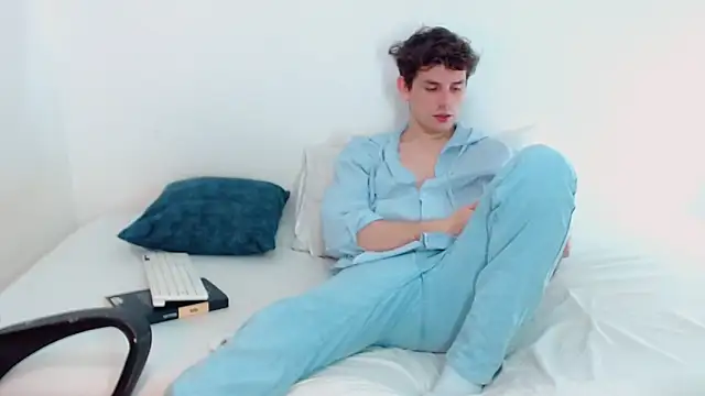 Elio555 online show from December 2024 01:13:02 AM