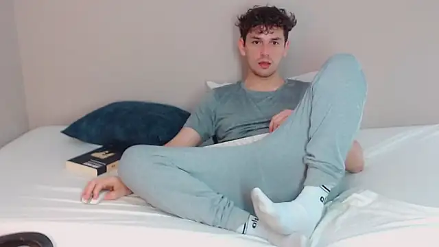 Elio555 online show from December 2024 11:02:02 PM