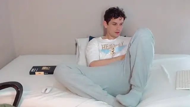 Elio555 online show from January 2025 07:49:02 PM