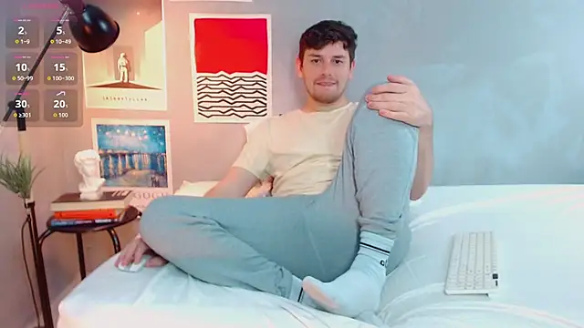 Elio555 online show from October 2025 08:44:01 PM