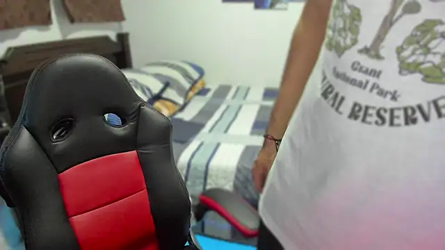 justin stark7 online show from December 2024 11:24:01 PM