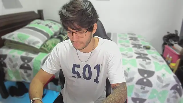 justin stark7 online show from March 2025 11:31:02 PM