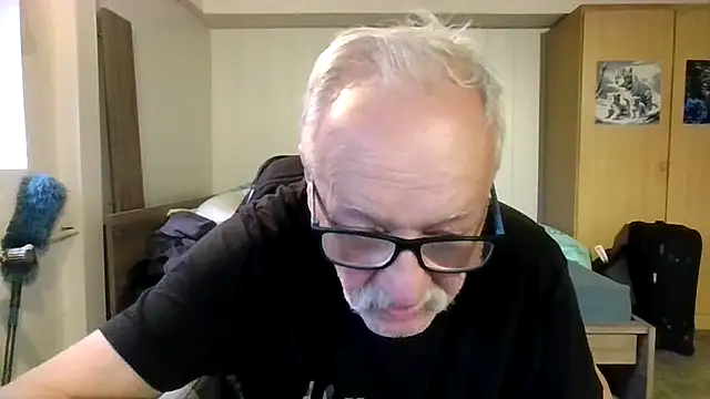 Sammy1660 online show from October 2025 03:55:02 PM