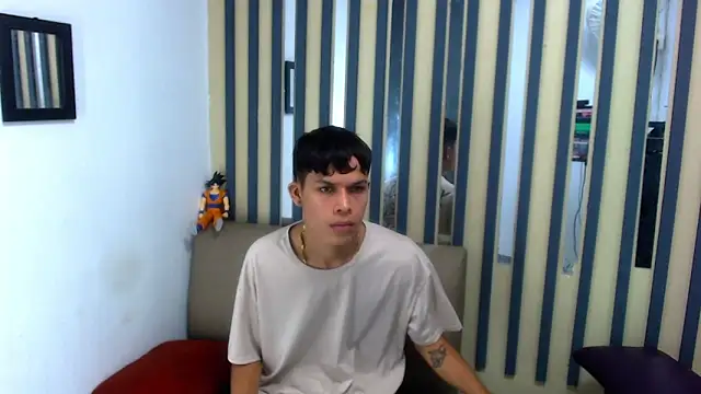 Snapshot of Levis_Montes chatting on December 2024 12:51:02 PM Levis Montes online show from December 2024 12:51:02 PM