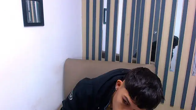 Snapshot of Levis_Montes chatting on January 2025 01:53:01 PM Levis Montes online show from January 2025 01:53:01 PM