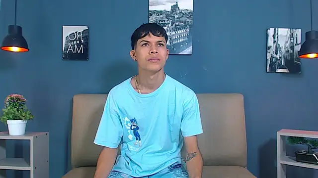 Snapshot of Levis_Montes chatting on January 2025 02:03:02 PM Levis Montes online show from January 2025 02:03:02 PM