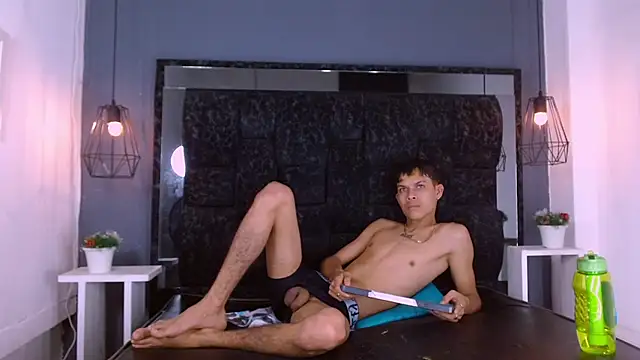 Snapshot of Levis_Montes chatting on January 2025 08:15:02 PM Levis Montes online show from January 2025 08:15:02 PM