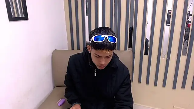 Snapshot of Levis_Montes chatting on January 2025 12:11:02 PM Levis Montes online show from January 2025 12:11:02 PM