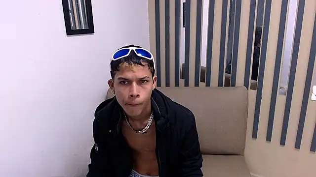 Snapshot of Levis_Montes chatting on January 2025 12:51:02 PM Levis Montes online show from January 2025 12:51:02 PM