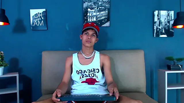 Snapshot of Levis_Montes chatting on February 2025 07:46:01 PM Levis Montes online show from February 2025 07:46:01 PM