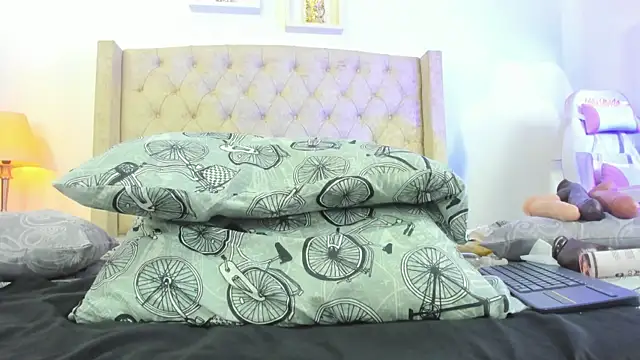 allisson m online show from February 2025 12:11:01 PM