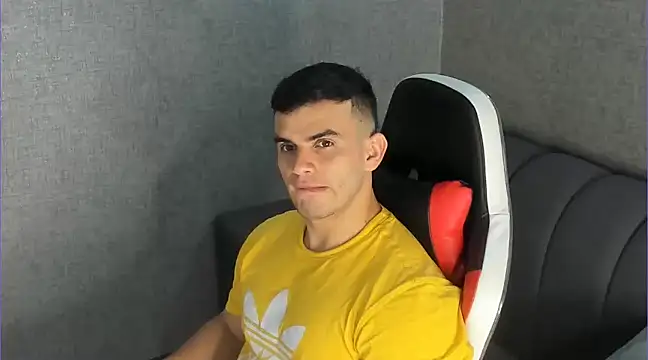 Ricardogo19 online show from January 2025 09:04:02 PM