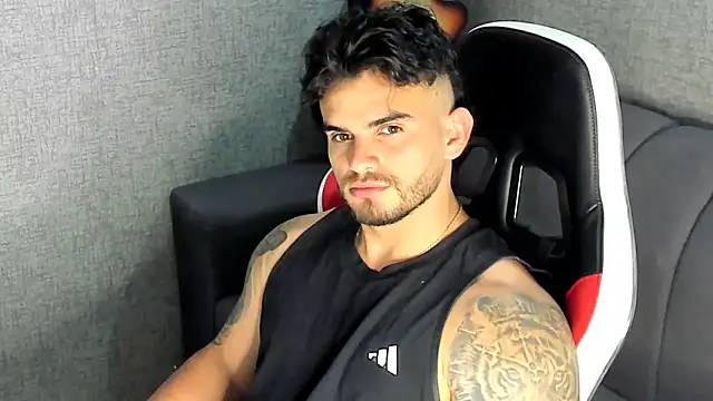 Ricardogo19 online show from October 2025 05:46:02 PM