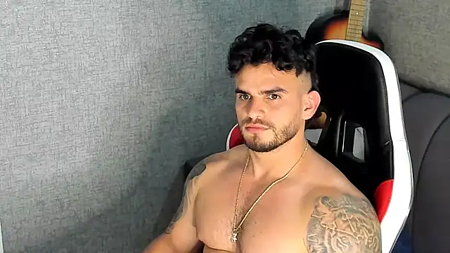 Ricardogo19 online show from November 2025 10:45:02 PM