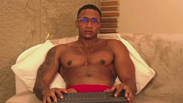 Logan Varela online show from March 2025 10:58:02 PM