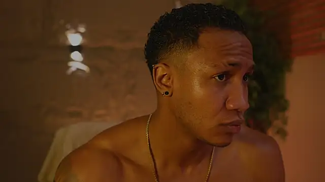 Logan Varela online show from October 2025 09:48:02 PM