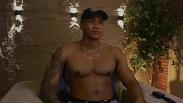 Logan Varela online show from November 2025 08:24:01 AM