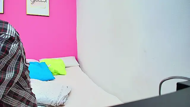 yourcuteneighbourr online show from January 2025 03:07:02 AM