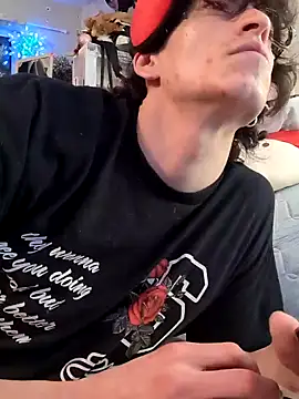 gurlnips online show from February 2025 06:22:02 AM