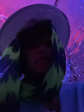 gurlnips online show from February 2025 06:56:01 AM