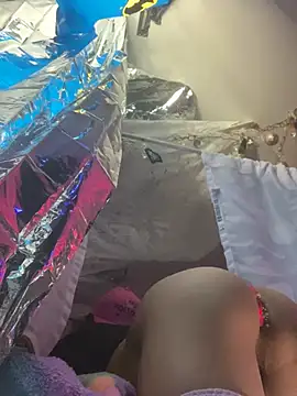 gurlnips online show from March 2025 07:04:02 AM