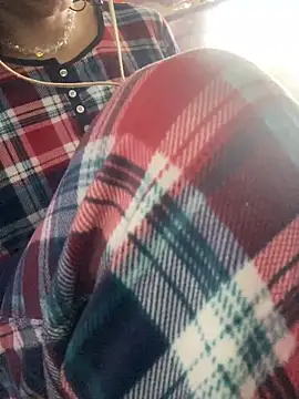 gurlnips online show from September 2025 10:26:01 PM