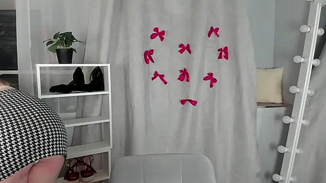 Rebecca Kelly online show from February 2025 06:28:01 PM