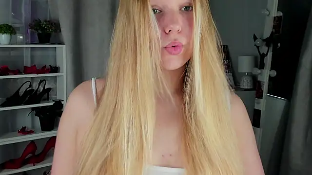 Rebecca Kelly online show from October 2025 02:23:01 AM