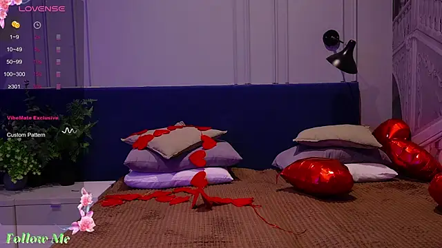 Liv Fay online show from February 2025 01:32:01 PM