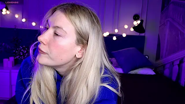 Liv Fay online show from March 2025 07:45:02 PM