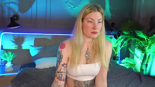 Liv Fay online show from March 2025 08:38:02 PM