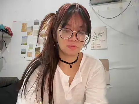 Snapshot of Pinkyrose111 chatting on November 2025 11:48:02 PM Pinkyrose111 online show from November 2025 11:48:02 PM