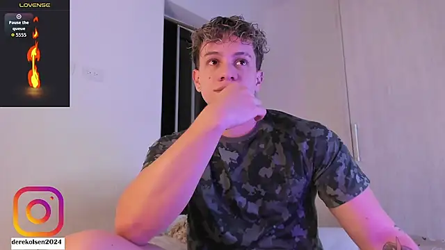 Snapshot of DerekOlsen chatting on September 2025 03:06:02 AM DerekOlsen online show from September 2025 03:06:02 AM